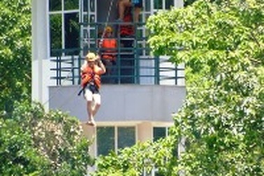 Zip-line sông Chày - hang Tối được công nhận kỉ lục Việt Nam