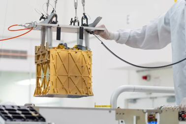 Chiếc hộp bí ẩn được gắn trên tàu thăm dò Perseverance khám phá Sao Hỏa