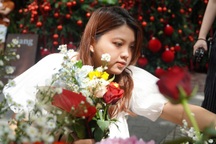 Lồng đèn từ hoa tươi “đốn tim” giới trẻ TPHCM