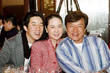 Hai người con có cuộc sống trái ngược của Thành Long