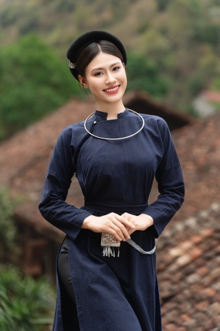 Cô gái xinh đẹp cao 1,73m ở hàng đầu khối diễu hành 54 dân tộc là ai? - 5