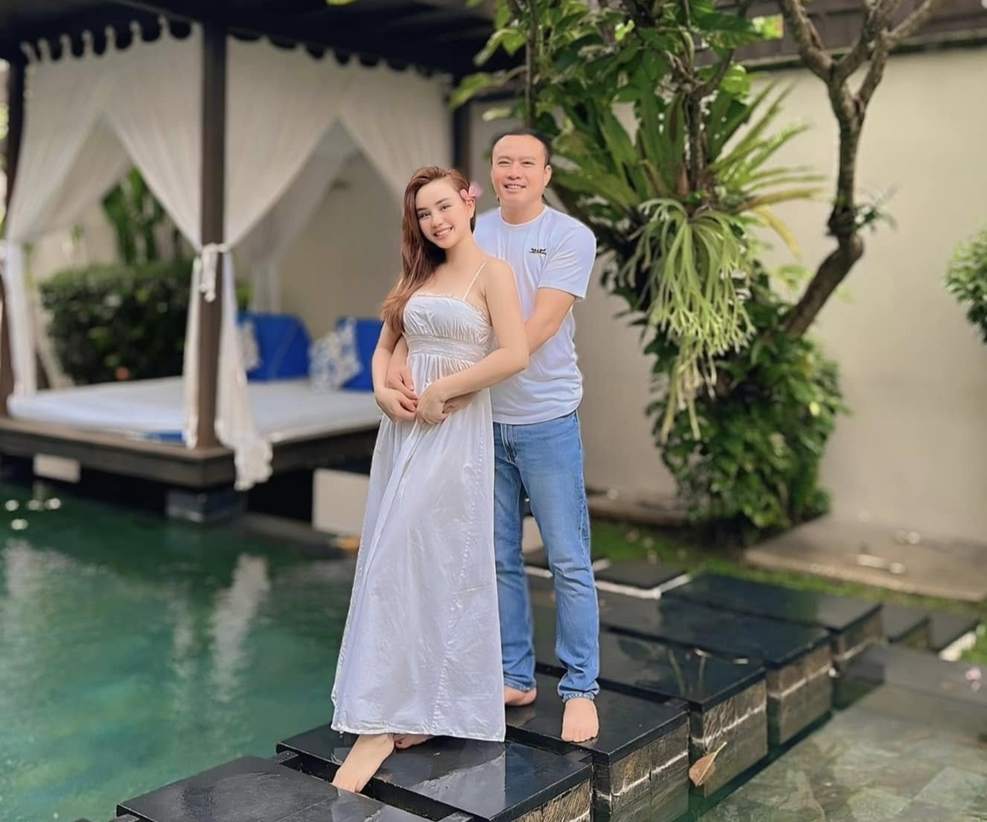 Vy Oanh tuổi 40: Giữ sắc vóc sau 3 lần sinh nở, viên mãn bên chồng đại gia - 9 Vy Oanh tuổi 40: Giữ sắc vóc sau 3 lần sinh nở, viên mãn bên chồng đại gia - 9