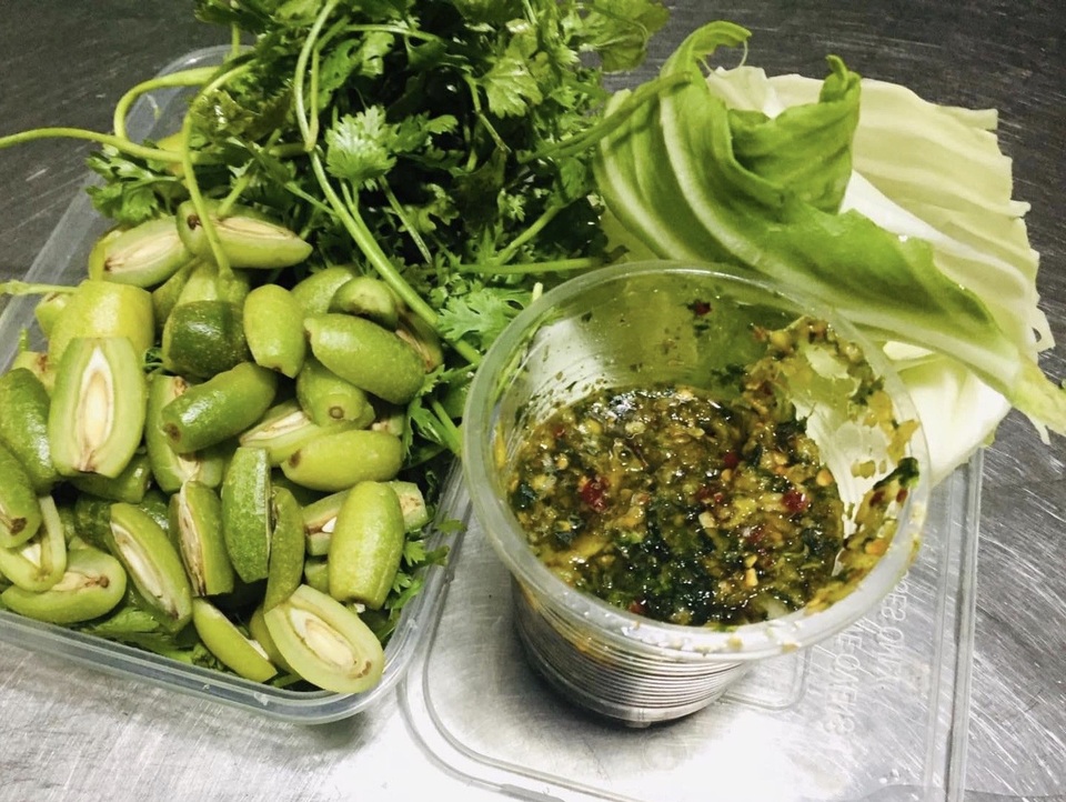 Bay ngàn cây số ra Hà Nội, nhót bao tử Đà Lạt khiến chị em phát sốt - 3 Bay ngàn cây số ra Hà Nội, nhót bao tử Đà Lạt khiến chị em phát sốt - 3