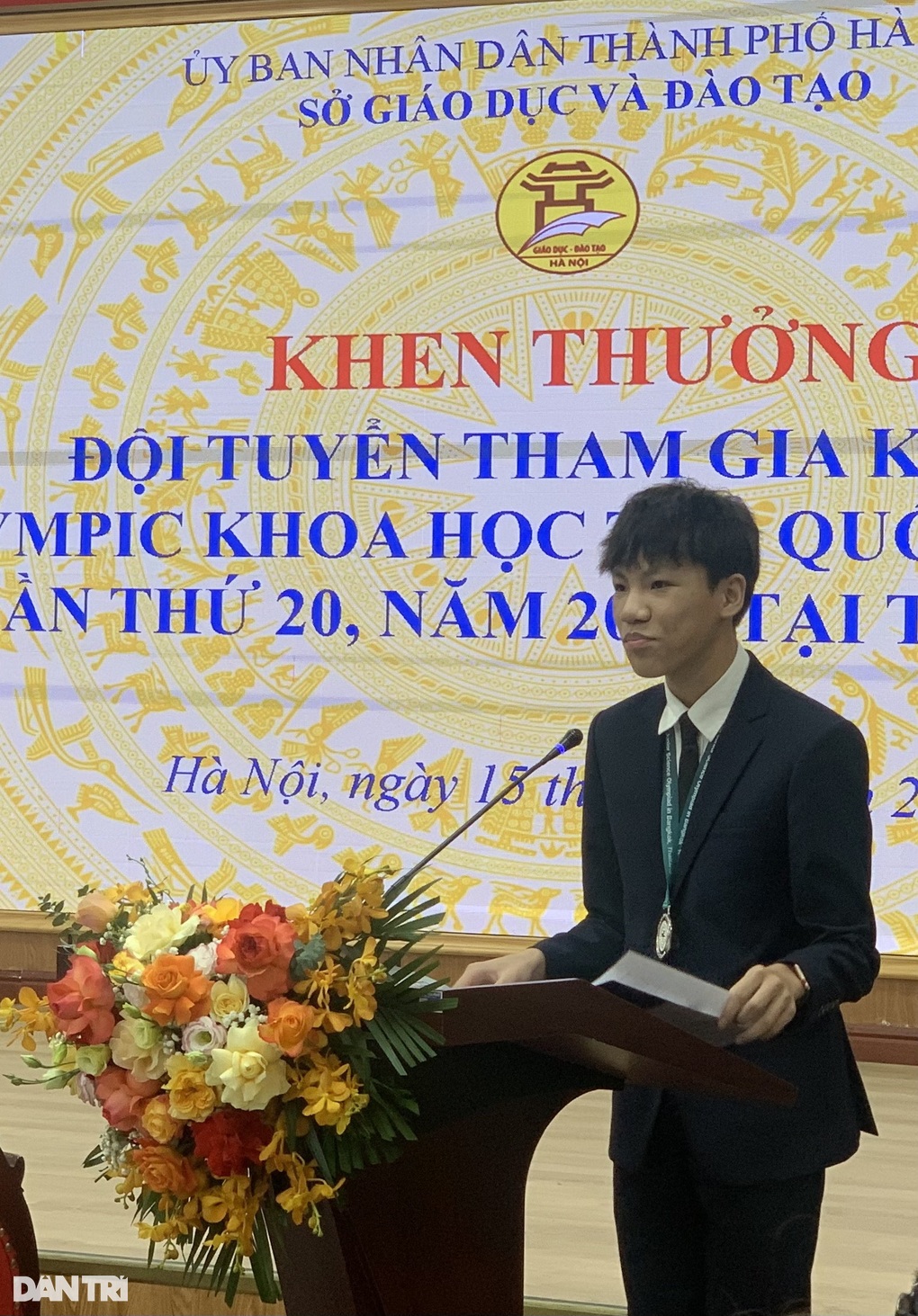 Điểm nóng thi cử 2023 tại Hà Nội: Thức xuyên đêm giành suất học lớp 10 - 6