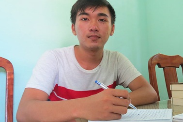 Ước mơ trở thành bác sĩ của cậu học trò mồ côi