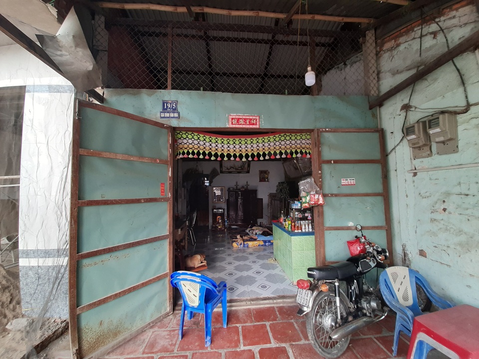 Cùng lấn chiếm đất công, cán bộ được “ưu ái” xây nhà, còn dân thì không? - 2 Cùng lấn chiếm đất công, cán bộ được “ưu ái” xây nhà, còn dân thì không? - 2
