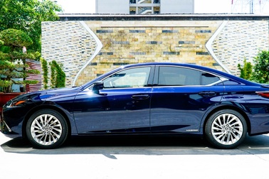 Lexus ES - “Người dẫn đường” an toàn thông minh đến mức nào?