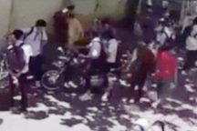 Bị hành hung trước cổng trường, học sinh lớp 8 nhập viện cấp cứu