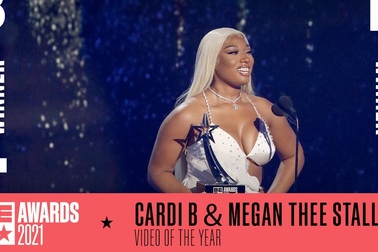 Cardi B & Megan Thee Stallion giành giải BET