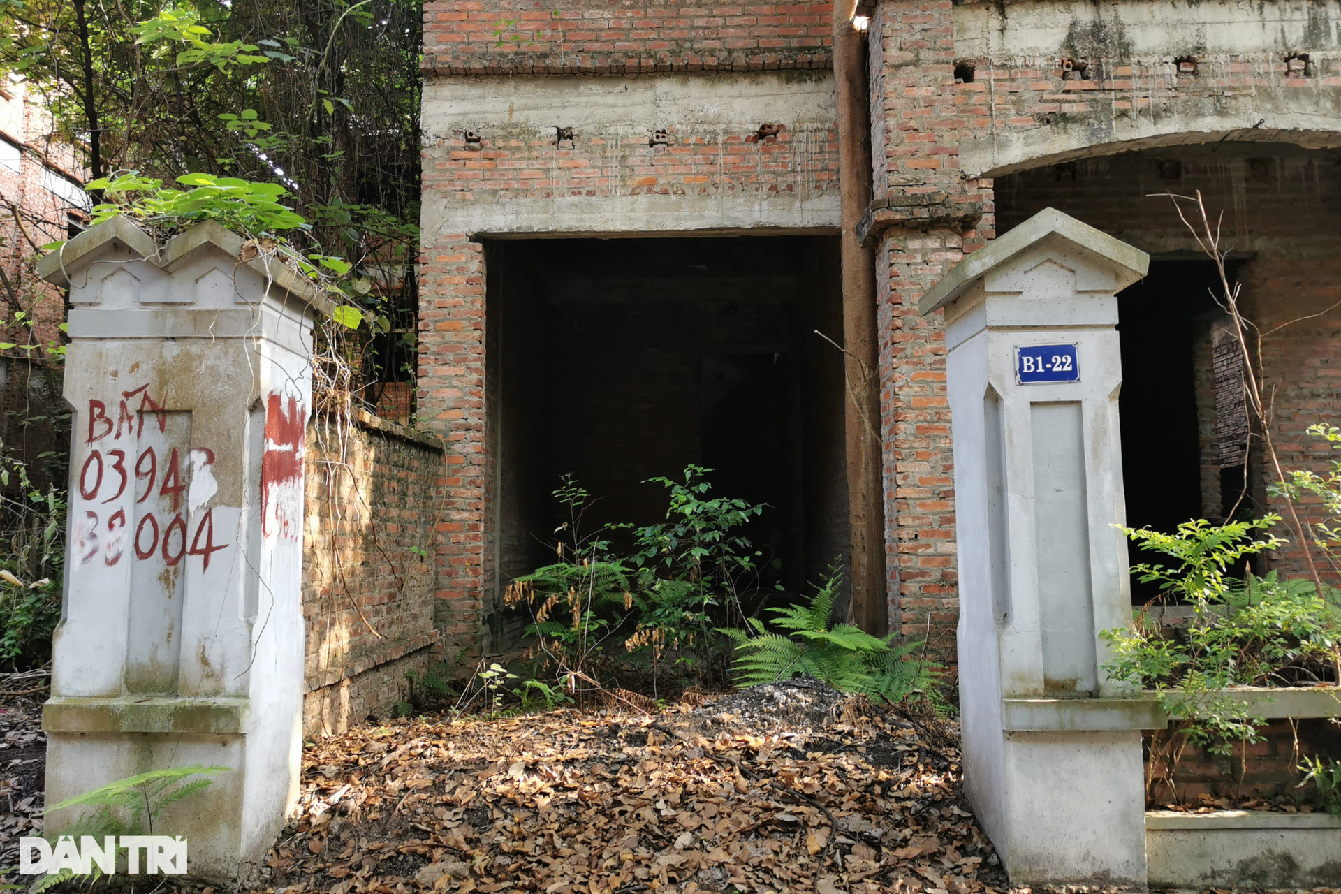 Châu Âu trong lòng Hà Nội - Bắc Ninh la liệt biệt thự bị bỏ hoang - 6 Châu Âu trong lòng Hà Nội - Bắc Ninh la liệt biệt thự bị bỏ hoang - 6