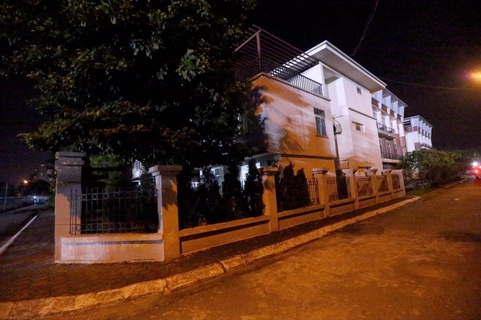 Phóng viên Thái Lan “nằm phục” ở nhà HLV Park Hang Seo? - 1