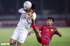 Bàn thắng đặc biệt của Văn Hậu vào lưới đội tuyển Lào