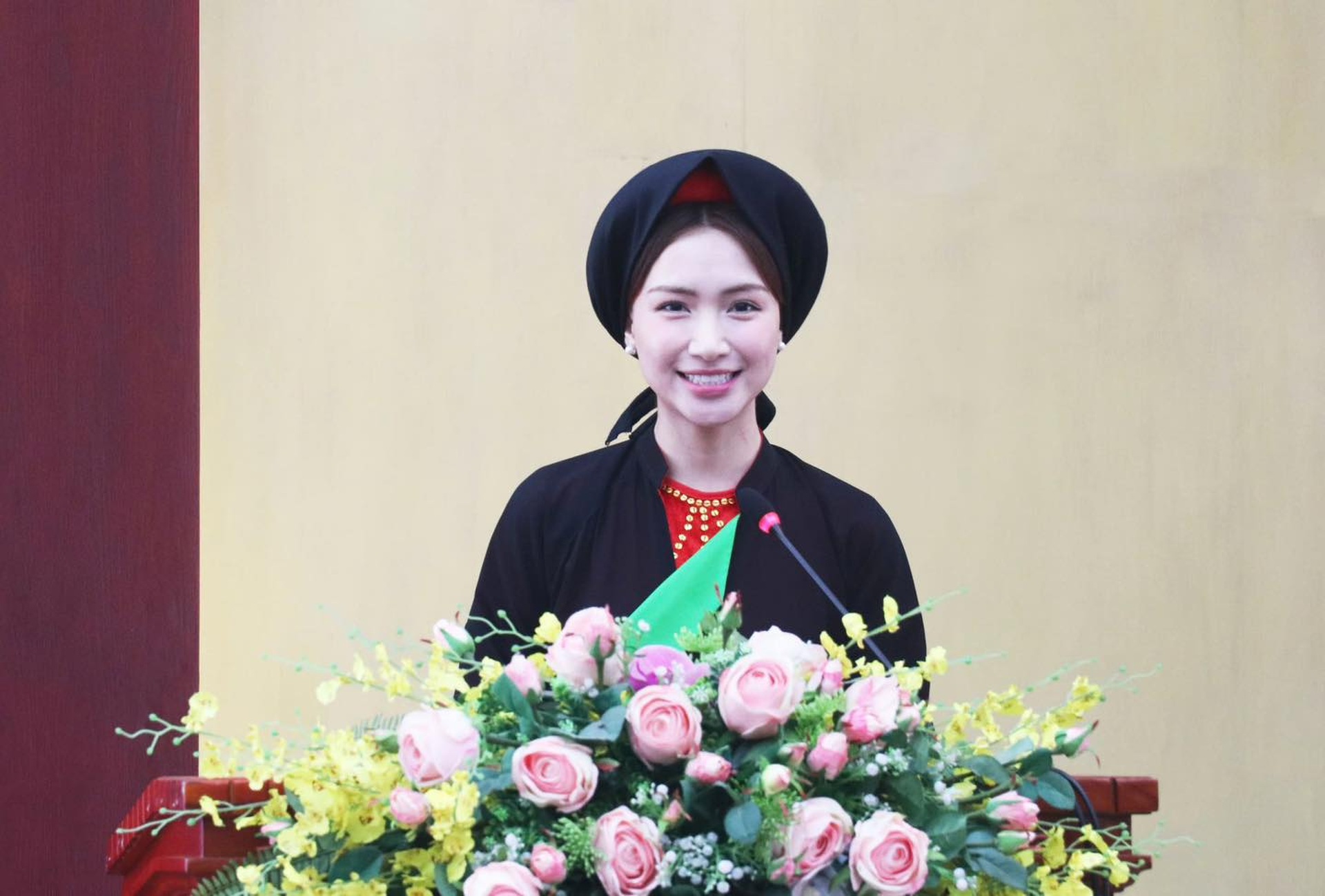 Hòa Minzy tuổi 30: Cuộc sống sang chảnh và tình bạn đặc biệt với Văn Toàn - 1 Hòa Minzy tuổi 30: Cuộc sống sang chảnh và tình bạn đặc biệt với Văn Toàn - 1