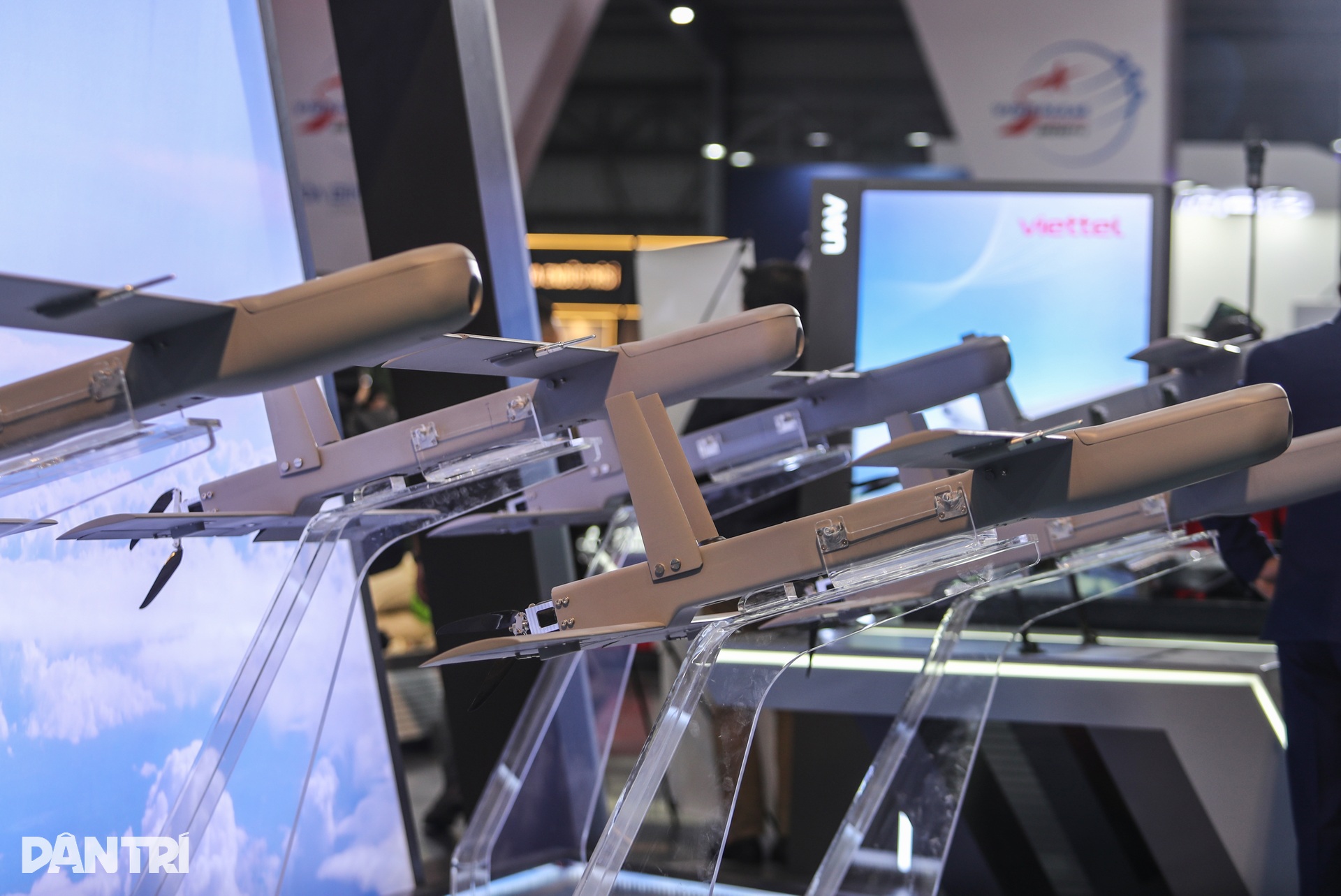 Sức mạnh UAV Việt Nam: Viettel ra mắt loạt chiến binh cảm tử công nghệ cao - 5 Sức mạnh UAV Việt Nam: Viettel ra mắt loạt chiến binh cảm tử công nghệ cao - 5