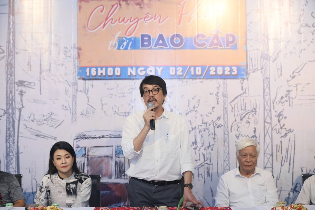 Chuyện phố thời bao cấp: Ký ức về Hà Nội thời tem phiếu qua âm nhạc - 1 Chuyện phố thời bao cấp: Ký ức về Hà Nội thời tem phiếu qua âm nhạc - 1