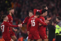 Minamino ra mắt nhạt nhòa, Liverpool vẫn gieo trái đắng cho Everton