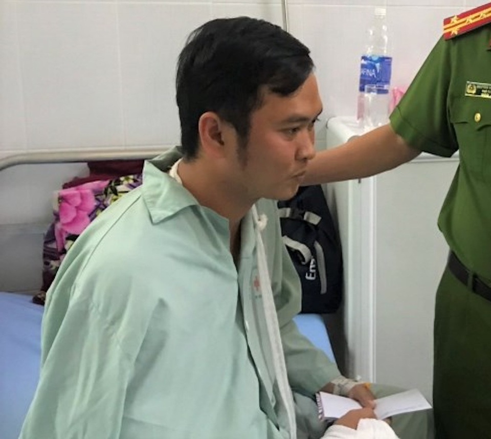 Một thiếu úy công an bị đối tượng ngáo đá chém trọng thương - 1 Một thiếu úy công an bị đối tượng ngáo đá chém trọng thương - 1
