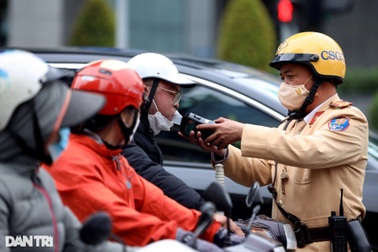 Ngày đầu ra quân, CSGT toàn quốc xử lý hơn 2.300 "ma men"