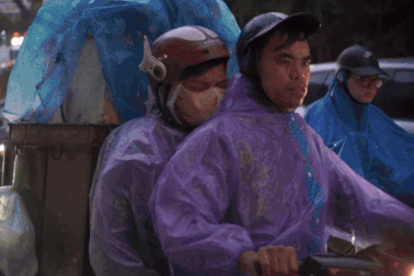 Hà Nội: Người dân chật vật trong những ngày mưa, rét đầu đông