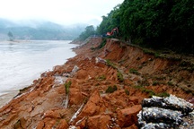 Nghệ An: Kinh hoàng sạt lở Quốc lộ 48 