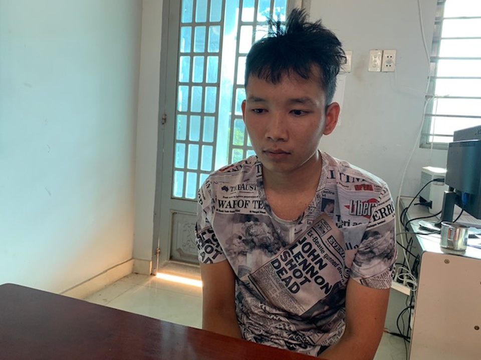 Bắt giữ thanh niên nghi chém đứt chân người đang đi xe máy - 1 Bắt giữ thanh niên nghi chém đứt chân người đang đi xe máy - 1