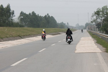 “Công nghệ” bánh đa tẩm bụi
