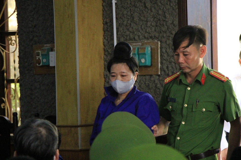 Xét xử vụ gian lận thi cử ở Sơn La: Cựu Giám đốc sở GD-ĐT xin vắng mặt - 9 Xét xử vụ gian lận thi cử ở Sơn La: Cựu Giám đốc sở GD-ĐT xin vắng mặt - 9