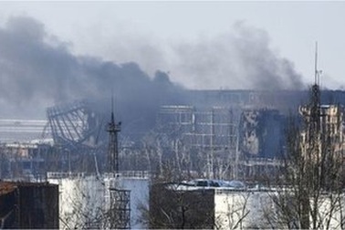 Ukraine: Phe ly khai chiếm sân bay Donetsk, giao tranh dữ dội