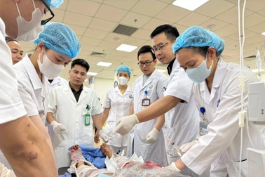 Vụ lật xe khách trên đèo Tam Đảo: Thêm nhiều ca nặng