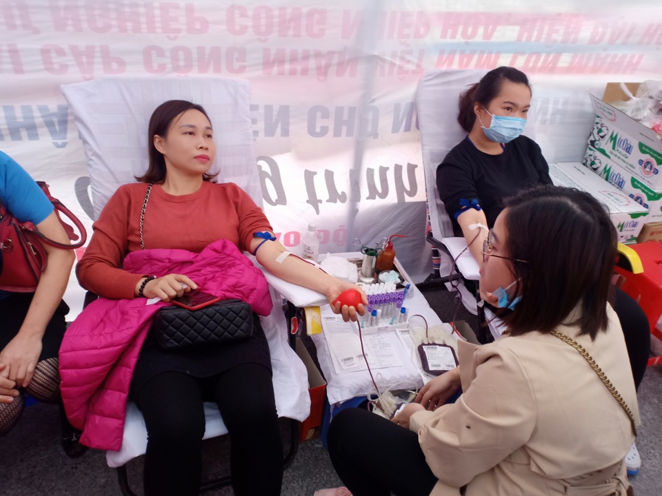 Khoảng 7.000 công nhân dự Ngày hội công nhân - Phiên chợ nghĩa tình - 8 Khoảng 7.000 công nhân dự Ngày hội công nhân - Phiên chợ nghĩa tình - 8