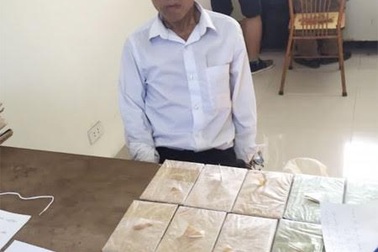 Khởi tố thầy giáo mua bán 16 bánh heroin