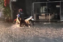 TPHCM mưa lớn tối cuối tuần