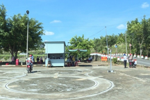 Gia Lai: Giáo viên dạy lái xe không có giáo án, ô tô tập lái mòn lốp