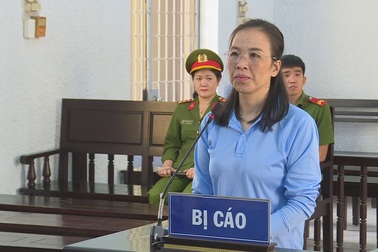 Nữ đại tá rởm chiếm đoạt hàng trăm triệu đồng hầu tòa