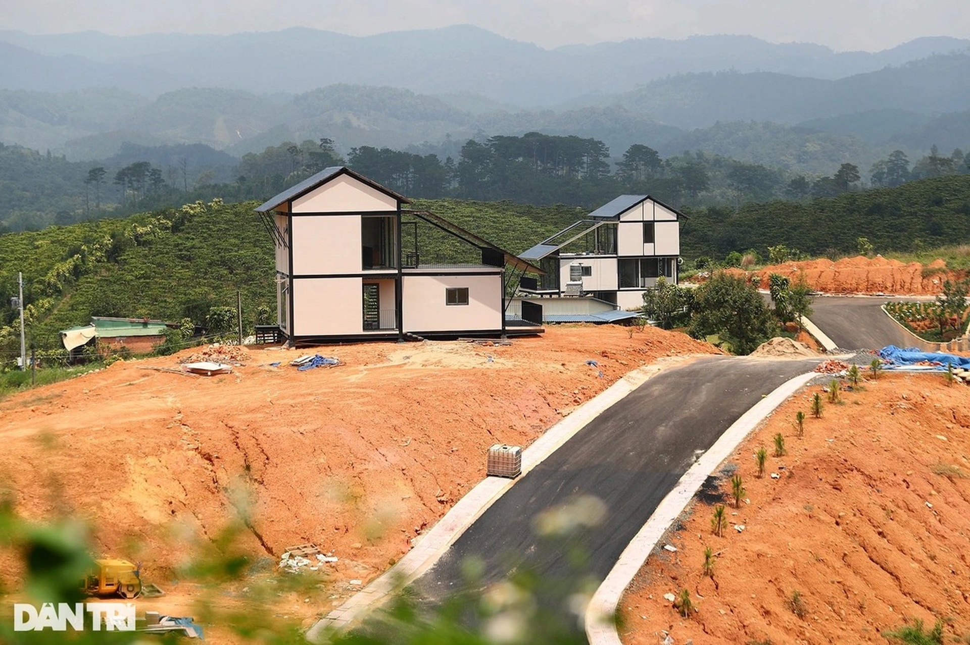 Cận cảnh dự án ma có hàng trăm căn biệt thự giữa các đồi thông ở Lâm Đồng - 5 Cận cảnh dự án ma có hàng trăm căn biệt thự giữa các đồi thông ở Lâm Đồng - 5