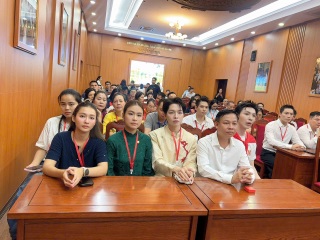 Cục trưởng Xuân Bắc, Đen Vâu cùng dàn nghệ sĩ thăm Nhà sàn Bác Hồ - 7