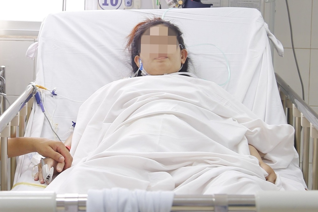 TPHCM: Người mẹ mất hơn 5 lít máu, suy tim, phù phổi và vỡ gan lúc sinh con - 1 TPHCM: Người mẹ mất hơn 5 lít máu, suy tim, phù phổi và vỡ gan lúc sinh con - 1