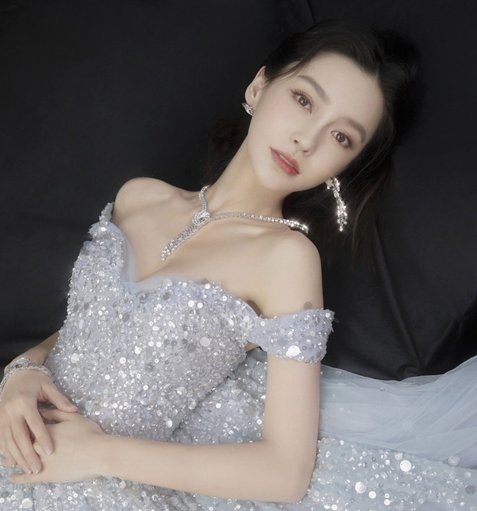 Sự nghiệp của Angelababy “tuột dốc” vì tin đồn ly hôn với Huỳnh Hiểu Minh? - 10 Sự nghiệp của Angelababy “tuột dốc” vì tin đồn ly hôn với Huỳnh Hiểu Minh? - 10