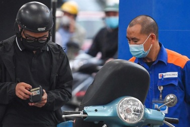 Lúc giá xăng cao kỷ lục, xuất hiện văn bản "khó hiểu" của Bộ Công Thương