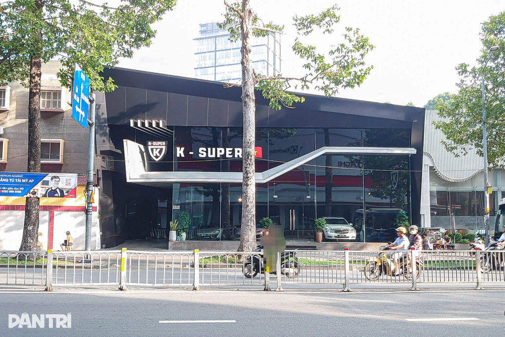 Showroom siêu xe K-Super ra sao sau tin Phan Công Khanh bị tạm giữ? - 3 Showroom siêu xe K-Super ra sao sau tin Phan Công Khanh bị tạm giữ? - 3