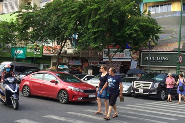 Chọn chỗ đỗ xe và trả phí qua điện thoại