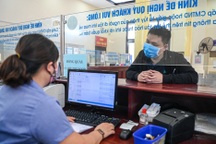 Ga Hà Nội: Hành khách phấn khởi mua vé chuyến tàu sau giãn cách đi TPHCM