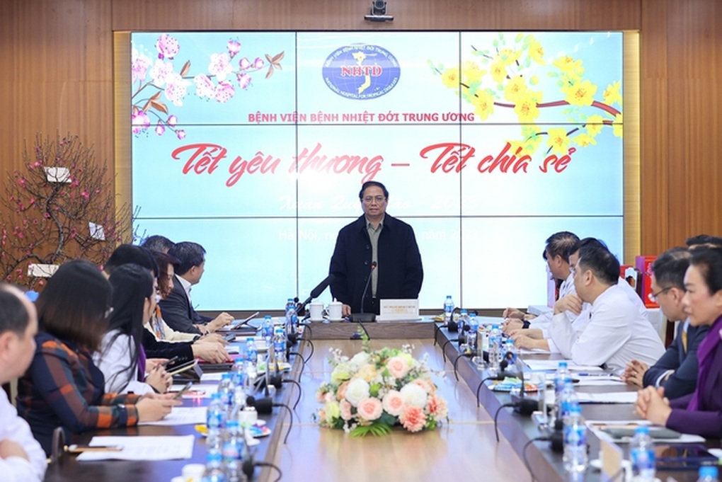 Thủ tướng: Đi bất cứ đâu, làm bất cứ việc gì vì tính mạng, sức khỏe nhân dân - 4 Thủ tướng: Đi bất cứ đâu, làm bất cứ việc gì vì tính mạng, sức khỏe nhân dân - 4