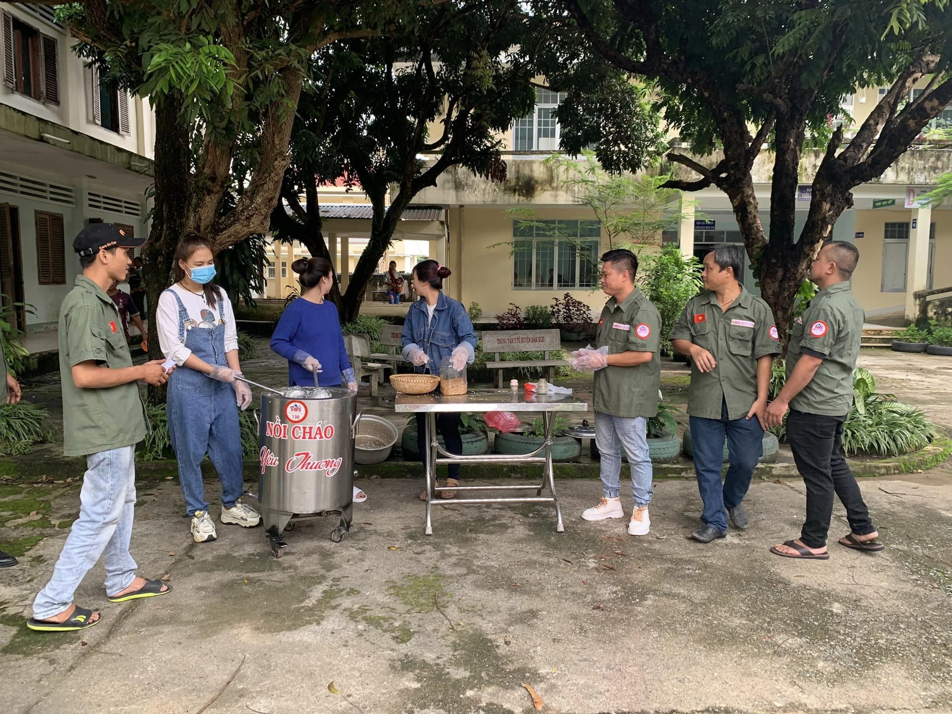 Đội SOS trên cung đường đèo tử thần ở Kon Tum - 20 Đội SOS trên cung đường đèo tử thần ở Kon Tum - 20