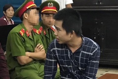 Làm mẹ tuổi 13, suýt làm bà ở tuổi 26