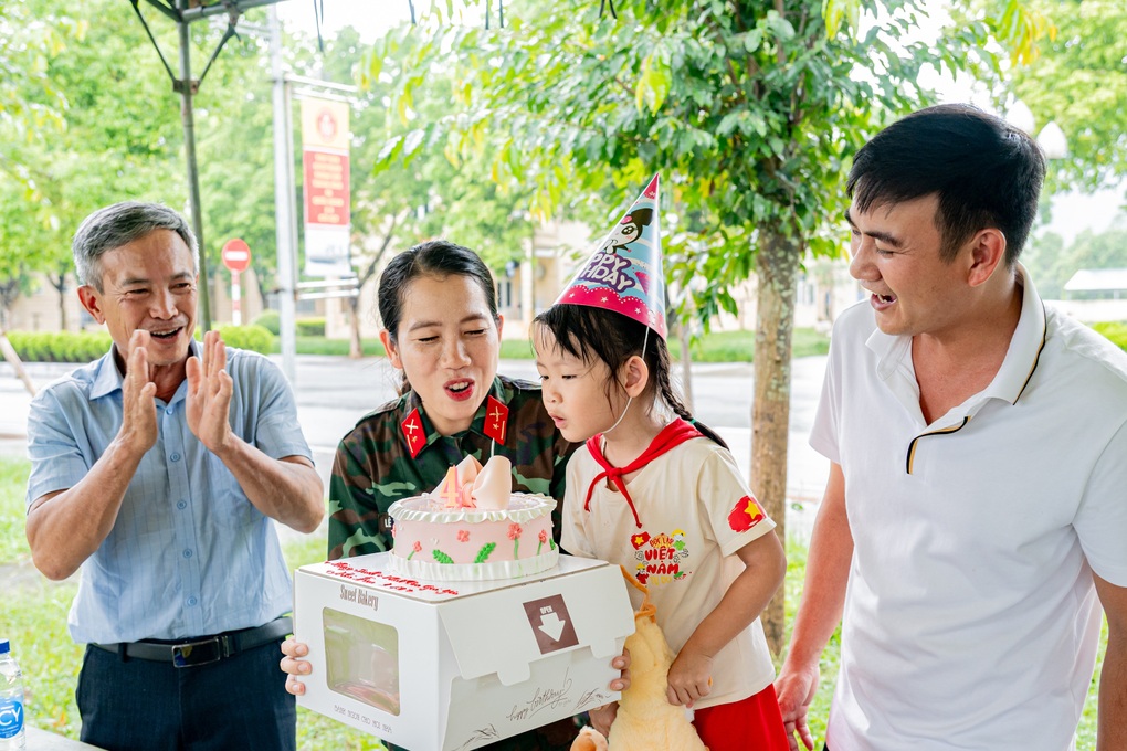 Kỷ niệm khó quên của nữ quân nhân dịp đại lễ kỷ niệm 80 năm Quốc khánh - 2 Kỷ niệm khó quên của nữ quân nhân dịp đại lễ kỷ niệm 80 năm Quốc khánh - 2