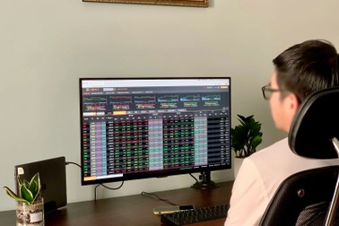 Bản tin chứng khoán trưa 6/1: VN-Index lại lập đỉnh, vượt 1.531 điểm