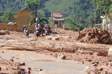 Tan hoang, ngổn ngang, xác xơ sau lũ!