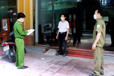 Cung cấp tin chính xác người lạ vào địa bàn được thưởng một triệu đồng