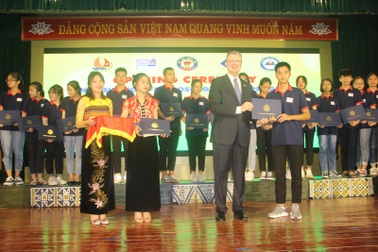 Đại sứ Hoa Kỳ trao học bổng cho Trường THPT Dân tộc Nội trú tỉnh Thanh Hóa